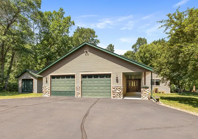 1st image of 9809 Ravenswood Rd, Brainerd, MN 56401 | MLS# 7077473