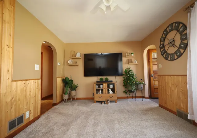 2nd image of 15 2nd St Se, Hillsboro, ND 58045 | MLS# 7077535