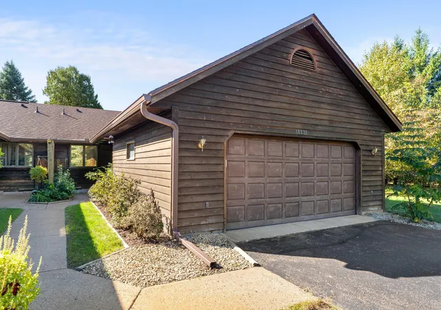 Photo 2 of Sale Pending at 13221 285th Avenue Nw, Zimmerman, MN 55398 | MLS# 7077560 | Listing updated on 2026-10-02
