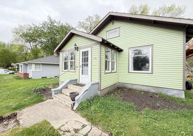 Homes for sale in Appleton, MN | 246 E Rooney Ave, Appleton, MN 56208 | MLS# 7077602