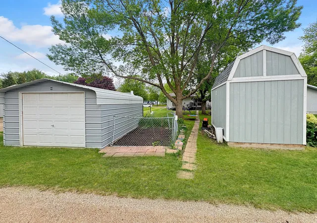 Homes for sale in Slayton, MN | 2760 Oak Ave, Slayton, MN 56172 | MLS# 7077618