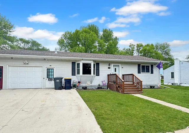 Homes for sale in Slayton, MN | 2760 Oak Ave, Slayton, MN 56172 | MLS# 7077618