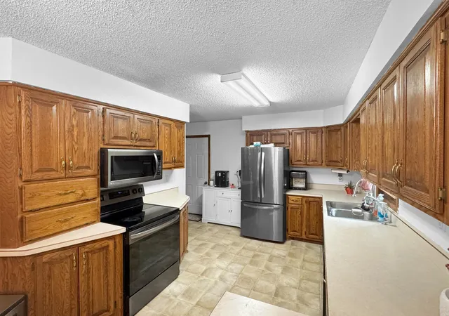 Homes for sale in Slayton, MN | 2760 Oak Ave, Slayton, MN 56172 | MLS# 7077618