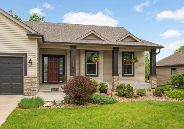 Homes for sale in Lonsdale, MN | 615 Bluff Heights Dr Se, Lonsdale, MN 55046 | MLS# 7077641