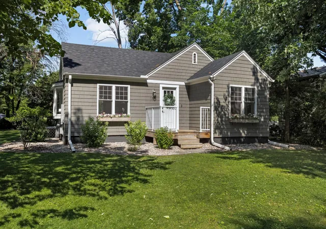 1st image of 1385 Arbor St, Wayzata, MN 55391 | MLS# 7077686