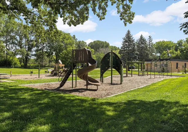29th image of 1385 Arbor St, Wayzata, MN 55391 | MLS# 7077686