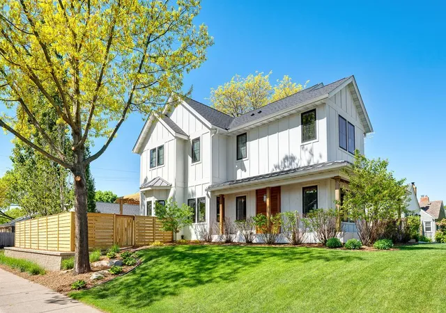 Homes for sale in Saint Paul, MN | 1400 Bayard Ave, Saint Paul, MN 55116 | MLS# 7077746