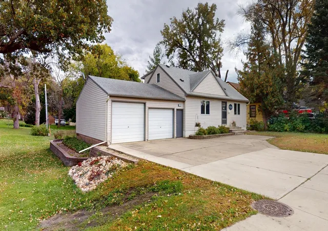 Photo 1 of Single family home for sale at 1112 Bridge Ave, Albert Lea, MN 56007 | MLS# 7077792 | Listing updated on 2026-10-09