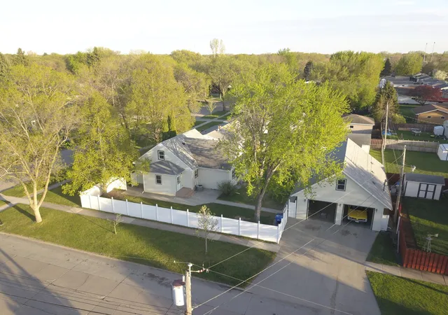 Photo 1 of Single family home for sale at 1401 19th Street S, Fargo, ND 58103 | MLS# 7077796 | Listing updated on 2026-06-22