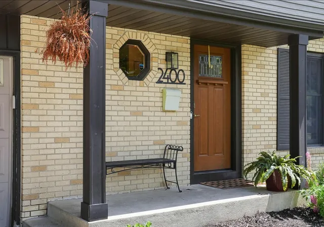4th image of 2400 Cavell Ave N, Golden Valley, MN 55427 | MLS# 7077827