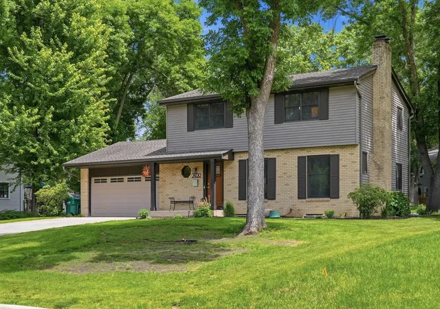 5th image of 2400 Cavell Ave N, Golden Valley, MN 55427 | MLS# 7077827