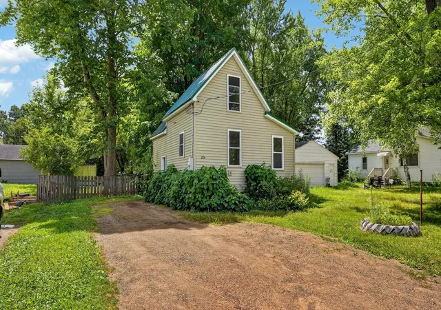 1st image of 204 Noble St, Hinckley, MN 55037 | MLS# 7077901