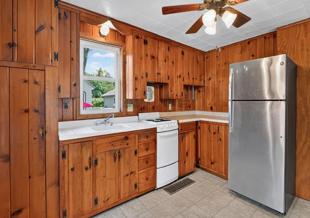 3rd image of 204 Noble St, Hinckley, MN 55037 | MLS# 7077901