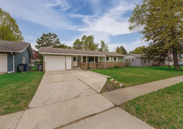 Photo 2 of Sale Pending at 533 Maple Ln, Moorhead, MN 56560 | MLS# 7077931 | Listing updated on 2026-08-21