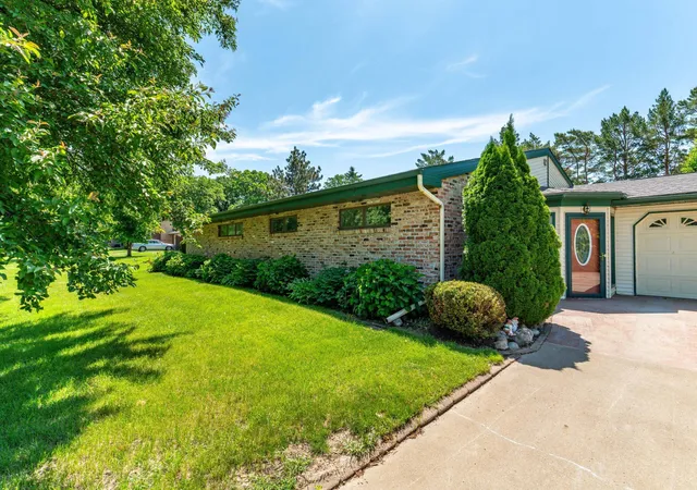 Homes for sale in Fergus Falls, MN | 1043 Woodland Loop, Fergus Falls, MN 56537 | MLS# 7077993