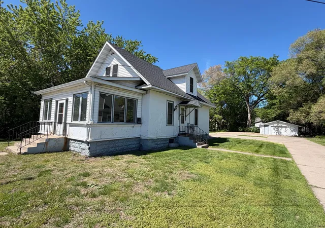 1st image of 313 E Broadway St, Monticello, MN 55362 | MLS# 7078077