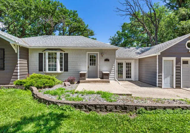 2nd image of 775 Shoreacres Dr, Fairmont, MN 56031 | MLS# 7078086