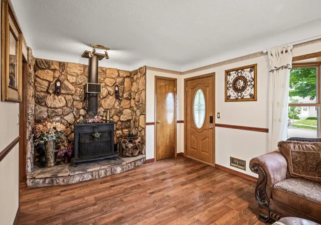 Photo 3 of Single family home for sale at 2233 Fremont Ave E, Saint Paul, MN 55119 | MLS# 7078142 | Listing updated on 2026-05-28