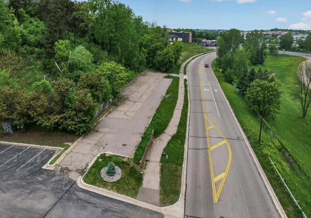 Photo 4 of Land for sale at 15080 Buck Hl Rd, Burnsville, MN 55306 | MLS# 7078172 | Listing updated on 2026-07-24