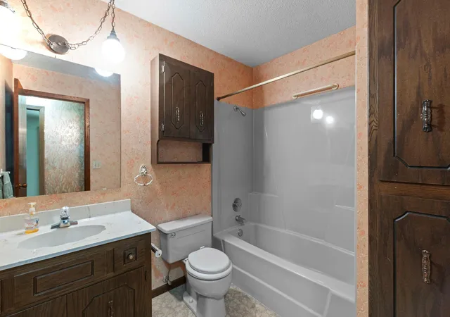 Photo 4 of Sale Pending at 8233 Pleasant View Ct, Saint Paul, MN 55112 | MLS# 7078183 | Listing updated on 2026-09-03