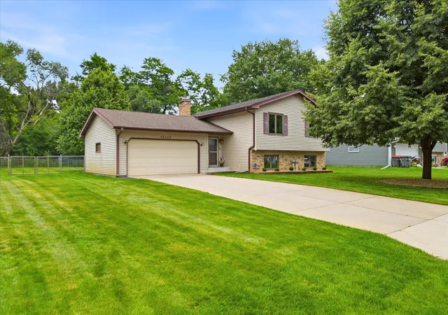 1st image of 13445 Gladiola St Nw, Andover, MN 55304 | MLS# 7078236