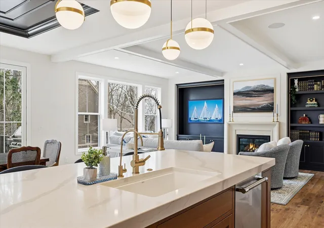 Photo 2 of Single family home for sale at 124 Chicago Ave N, Wayzata, MN 55391 | MLS# 7078262 | Listing updated on 2026-05-27