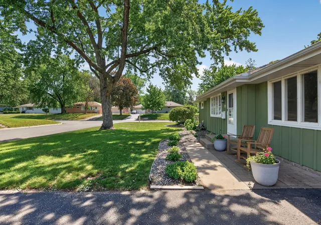 Homes for sale in Bloomington, MN | 121 E 94 1/2 St, Bloomington, MN 55420 | MLS# 7078307