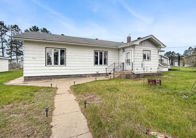 2nd image of 814 21st St Nw, Bemidji, MN 56601 | MLS# 7078349