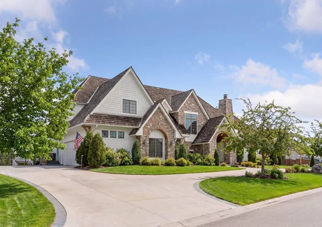 Homes for sale in Eden Prairie, MN | 9787 Sky Ln, Eden Prairie, MN 55347 | MLS# 7078460