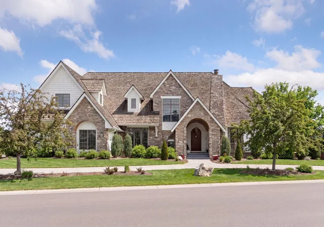 Homes for sale in Eden Prairie, MN | 9787 Sky Ln, Eden Prairie, MN 55347 | MLS# 7078460