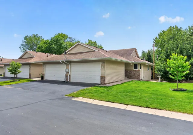 Homes for sale in New Brighton, MN | 833 White Oak Ct, New Brighton, MN 55112 | MLS# 7078468
