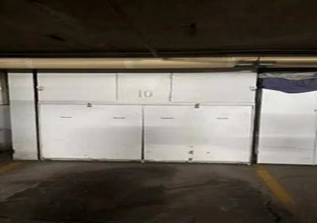 2nd image of 210 W Grant St, Minneapolis, MN 55403