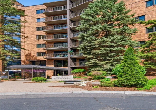 27th image of 210 W Grant St #210, Minneapolis, MN 55403 | MLS# 7078490
