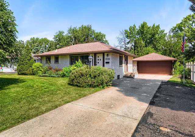 Homes for sale in Brooklyn Center, MN | 3718 Commodore Dr, Brooklyn Center, MN 55429 | MLS# 7078585