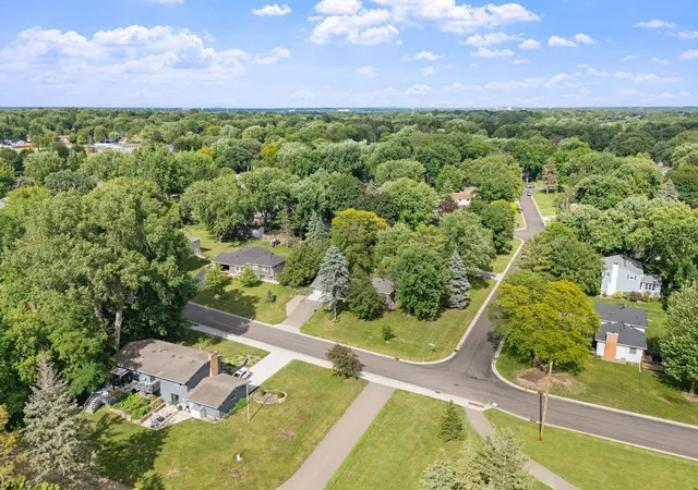 5th image of 2420 Ensign Ave N, Golden Valley, MN 55427 | MLS# 7078690