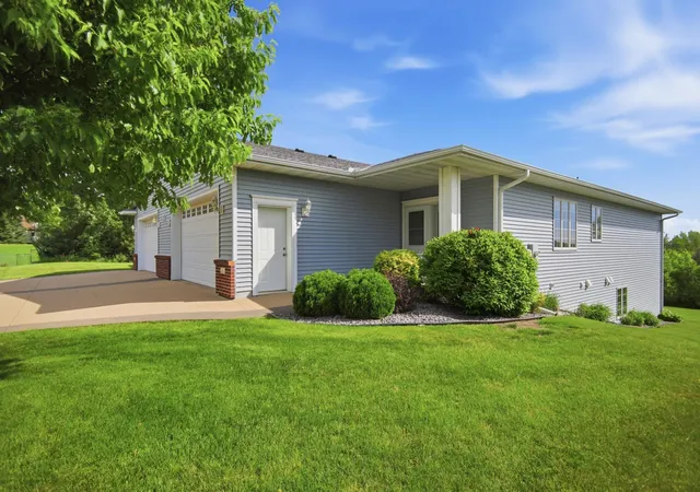 Photo 1 of Single family home for sale at 414 4th Avenue Se, Lonsdale, MN 55046 | MLS# 7078808 | Listing updated on 2026-08-06