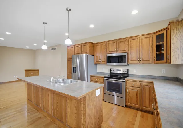 Photo 3 of Single family home for sale at 414 4th Avenue SE, Lonsdale, MN 55046 | MLS# 7078808 | Listing updated on 2026-08-06