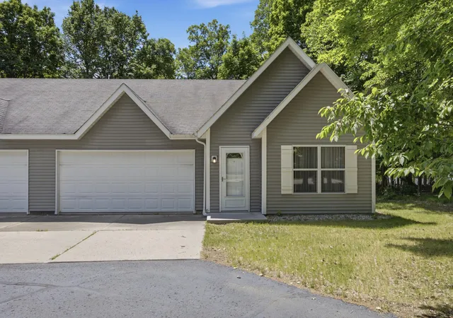 1st image of 331 Maple Ridge Ct, Detroit Lakes, MN 56501 | MLS# 7078865