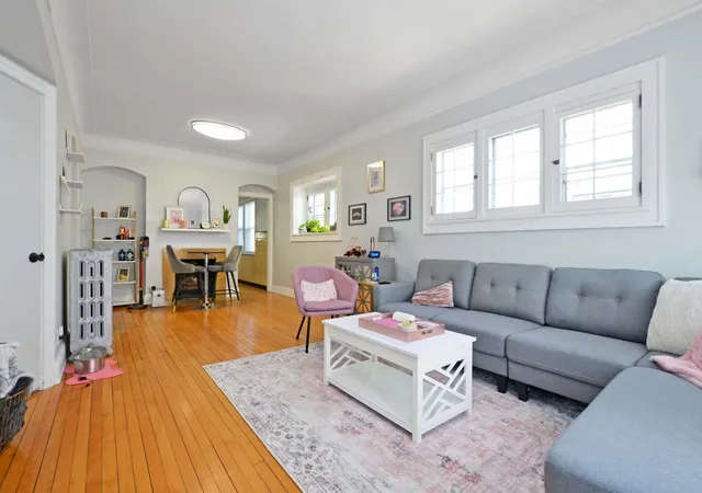 Listing Photo 3 - Condo for sale in building located at 3324 Hennepin Ave, Minneapolis, MN 55408