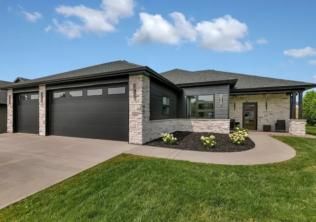 1st image of 1325 Iris Ln, Saint Joseph, MN 56374 | MLS# 7078936