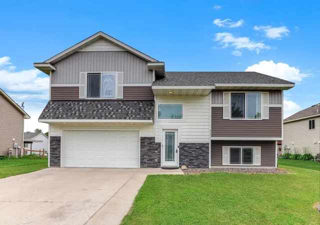 1st image of 925 Highview Loop Se, Pine City, MN 55063 | MLS# 7078950