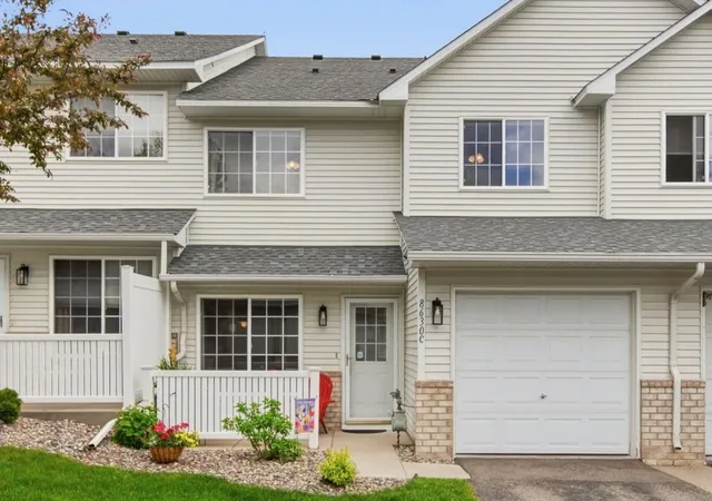 Homes for sale in Woodbury, MN | 8630 Quarry Ridge Ln #C, Woodbury, MN 55125 | MLS# 7078972