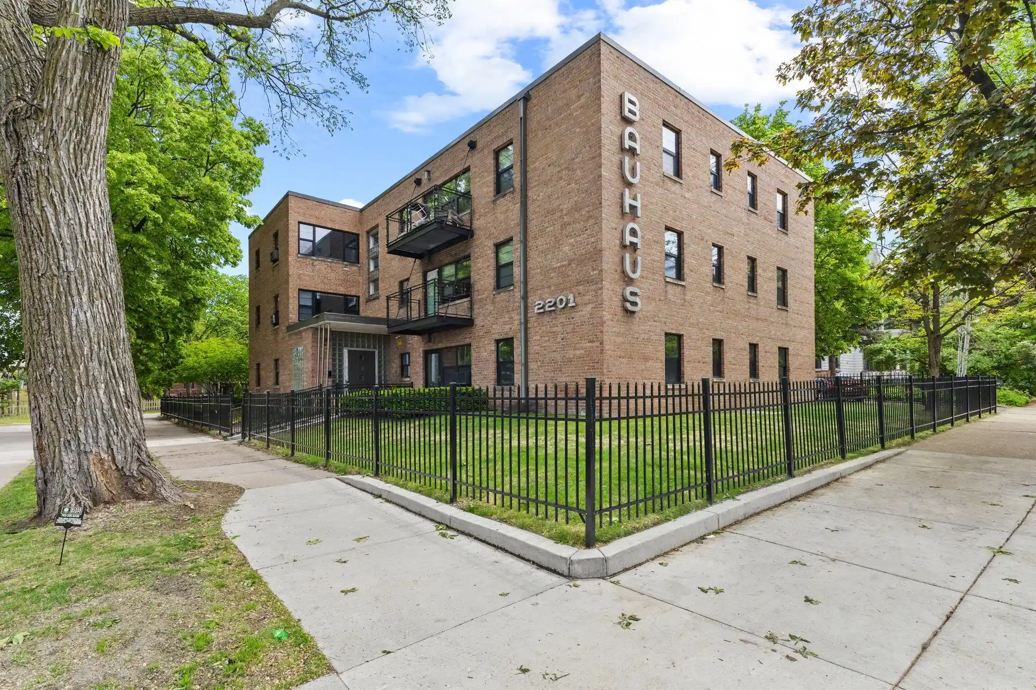 Listing Photo 2 - Condo for sale in 2201 3Rd Ave S located at 2201 3Rd Ave S, Minneapolis, MN 55404 - Unit #302