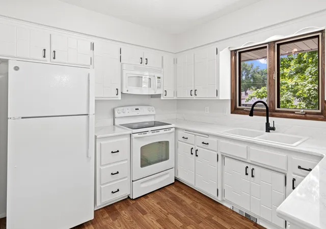 3rd image of 4829 Boone Cir N, New Hope, MN 55428 | MLS# 7079058