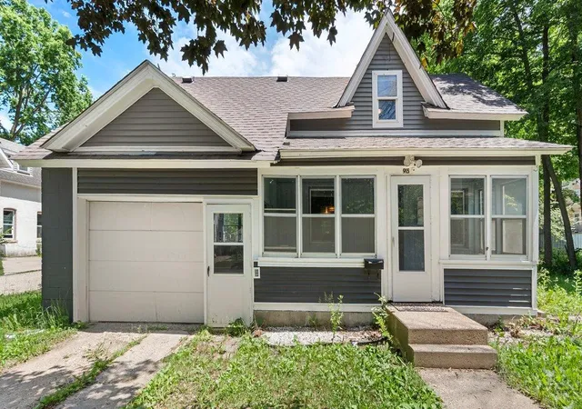 1st image of 915 3rd Ave Nw, Faribault, MN 55021 | MLS# 7079087