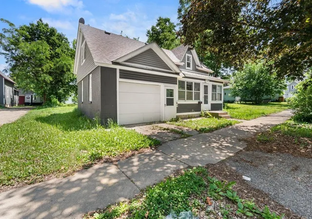 3rd image of 915 3Rd Ave Nw, Faribault, MN 55021 | MLS# 7079087