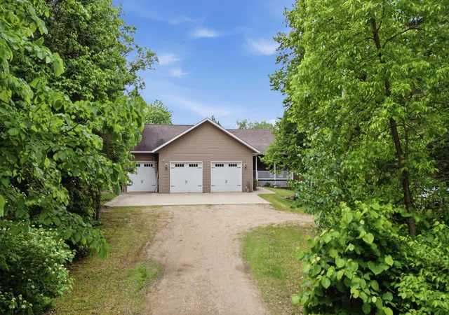 Photo 4 of Single family home for sale at 39878 Bald Eagle Hvn Rd, Waubun, MN 56589 | MLS# 7079149 | Listing updated on 2026-09-22