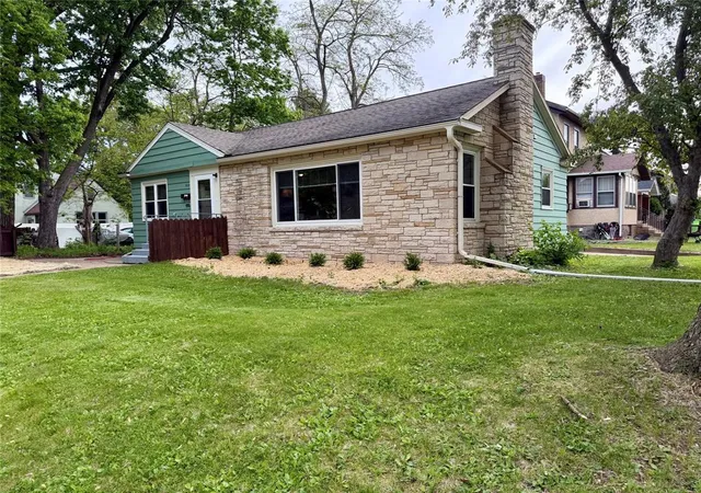 Homes for sale in Eau Claire, WI | 505 3Rd Ave, Eau Claire, WI 54703 | MLS# 7079239