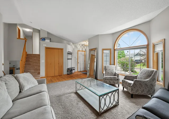 4th image of 10035 Fallgold Pkwy N, Brooklyn Park, MN 55443 | MLS# 7079270