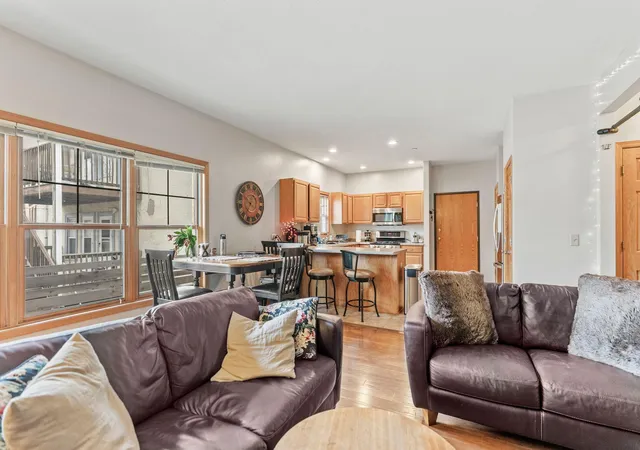 4th image of 3514 Grand Ave S, Minneapolis, MN 55408 | MLS# 7079275